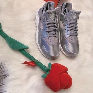 💝Brand new NIKE sneakers 👟 air huarache run se🌟